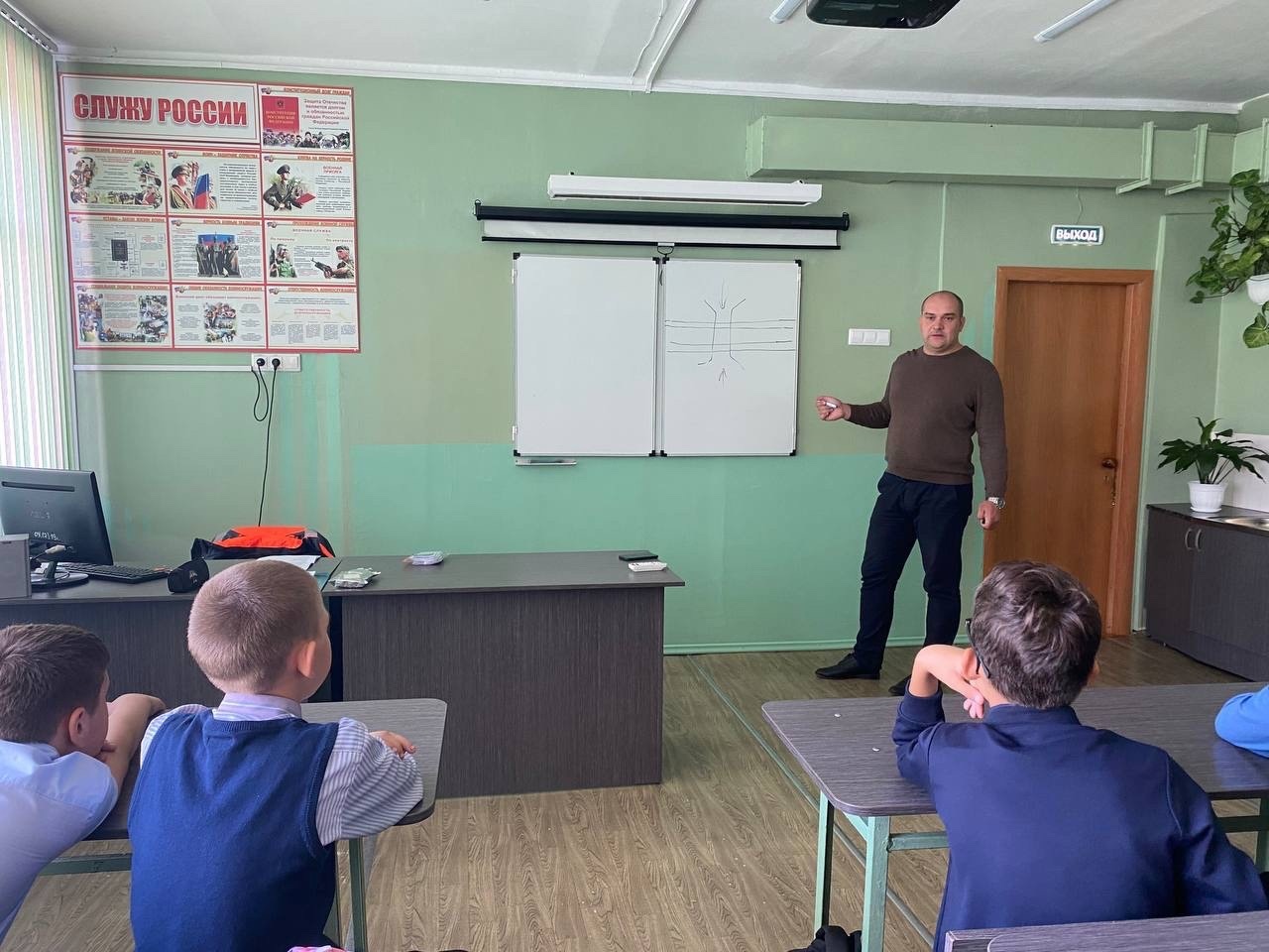 Детский месячник «Уступи дорогу поездам!».